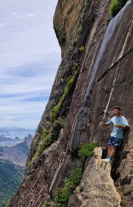 TRILHAS NO RIO DE JANEIRO O QUE FAZER NO RIO DE JANEIRO ECOTURISMO barata Rio de Janeiro Turismo baixo custo RJ Pacotes de viagem baratos Rio O que fazer de graça no Rio de Janeiro Hospedagem barata Rio de Janeiro Dicas de economia em viagens Passeio Barato Rio de Janeiro Ponto Turístico Gratuito RJ