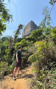 TRILHAS NO RIO DE JANEIRO O QUE FAZER NO RIO DE JANEIRO ECOTURISMO barata Rio de Janeiro Turismo baixo custo RJ Pacotes de viagem baratos Rio O que fazer de graça no Rio de Janeiro Hospedagem barata Rio de Janeiro Dicas de economia em viagens Passeio Barato Rio de Janeiro Ponto Turístico Gratuito RJ