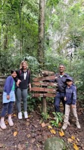 PASSEIO NA TRILHA NA FLORESTA DA TIJUCA